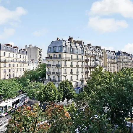 Familial Avec Vue - Republique *