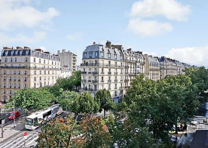 Familial Avec Vue - Republique *